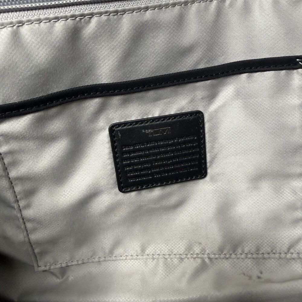 TUMI Voyager Misty Duffel Bag Nylon – Overnight Travel / Gym Bag - Picture 8 of 14